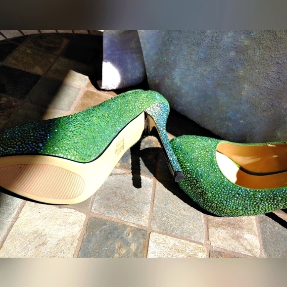 NEW PLEASERS DAY & NIGHT GREEN CRYSTAL RHINESTONE HIDDEN PLATFORM HEELS SIZE 8 - Picture 4 of 6